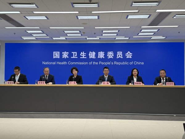 鼎泽配资 国家老年医学中心答南方+：慢病患者“凭感觉服药”可能造成严重并发症